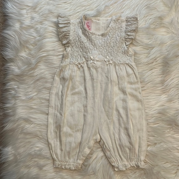 The perfect picture outfit size 24 months - Picture 1 of 4